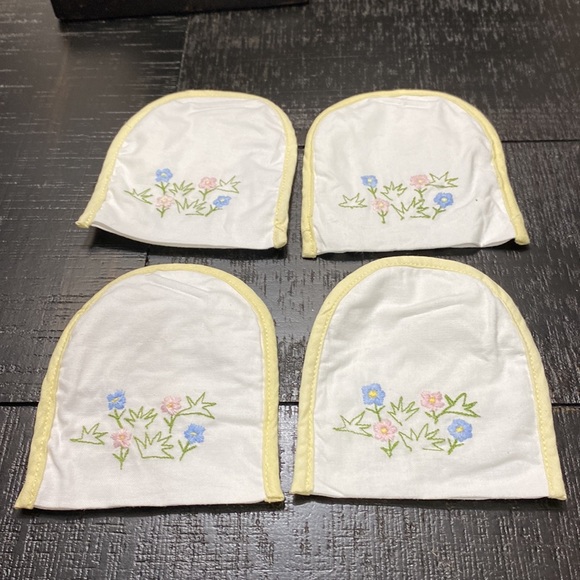4 Appliquéd & Embroidered Vintage Cozies! - Picture 2 of 5